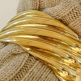 Manon Wavy Bold Bangle