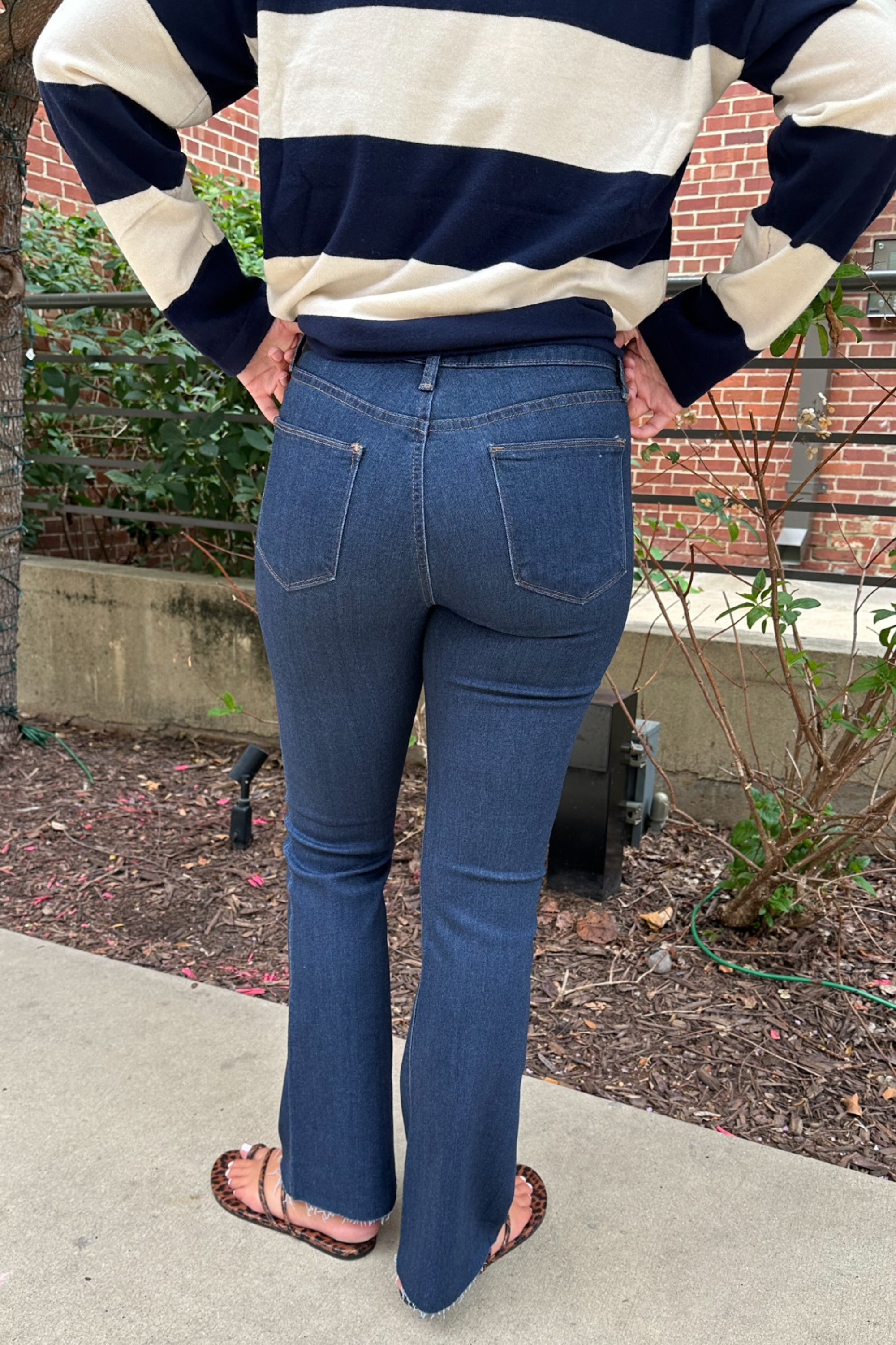 Jess Slim Bootcut w/ Scissor Cut  - Dark Denim