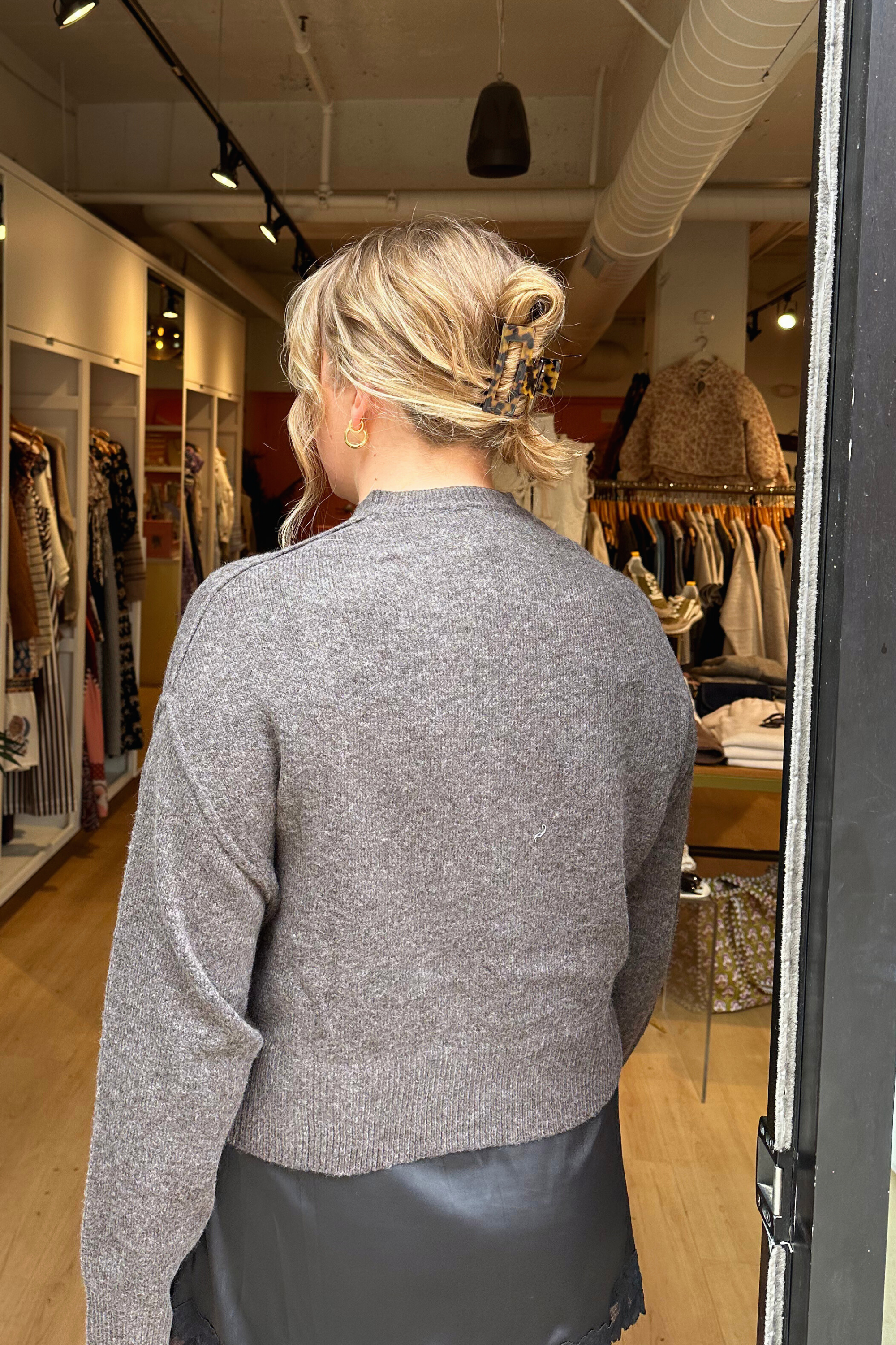 Tommie Button Sweater - Chestnut