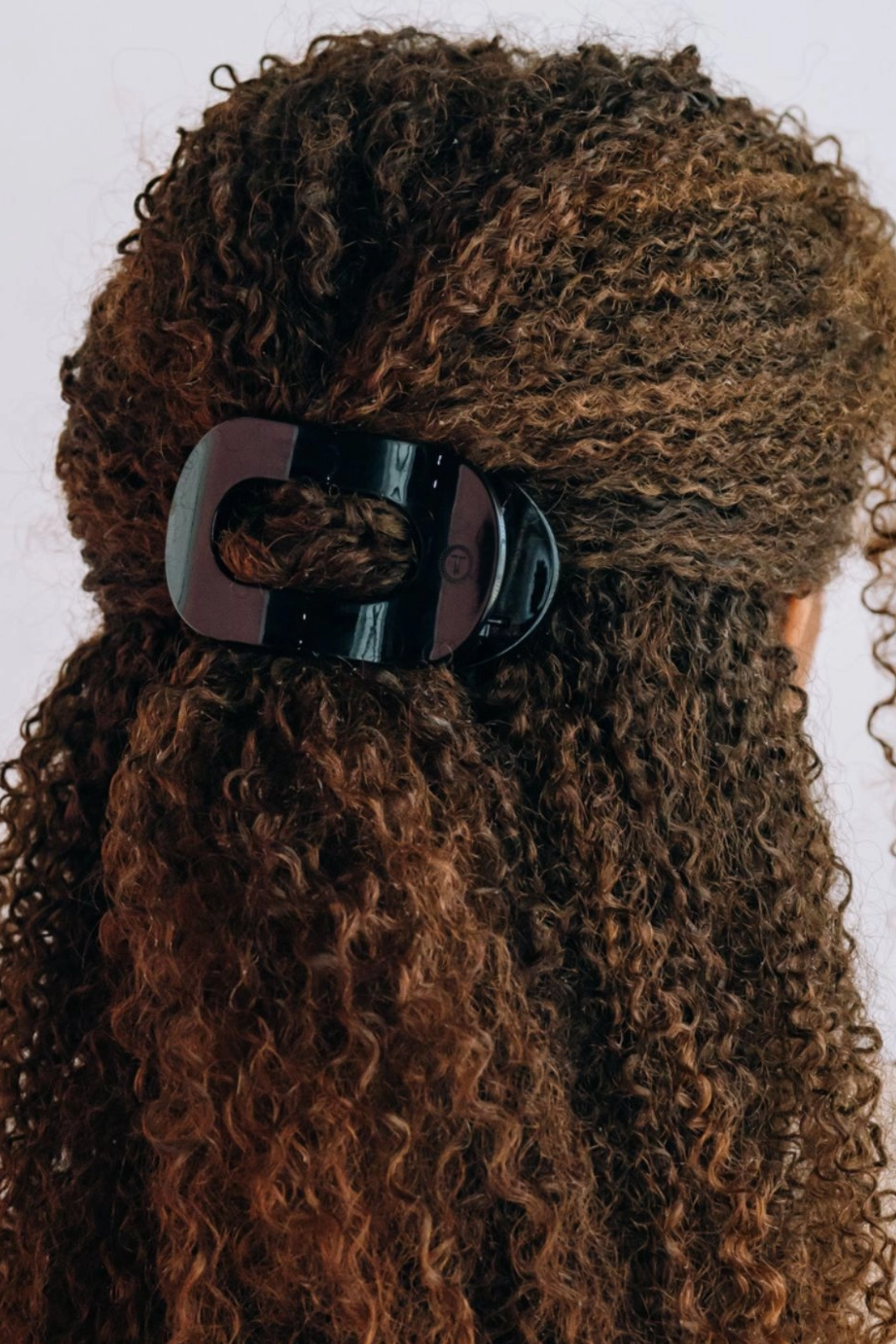 Medium Flat Round Clip - Jet Black